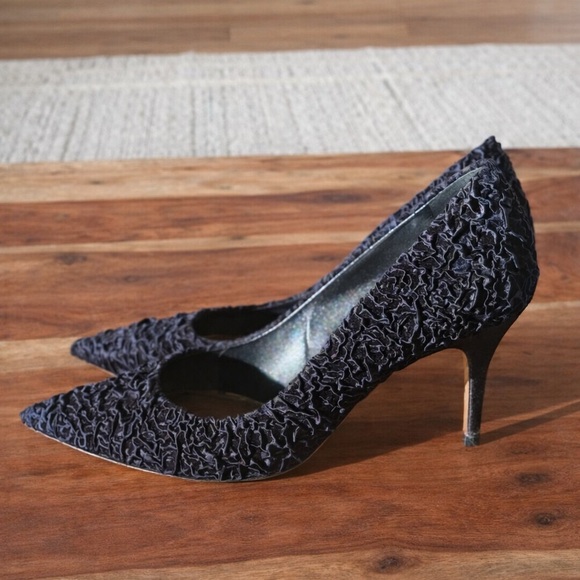 100% Authentic Christian Dior  Two Flower Textured Velvet Satin Pointed  Pumps - Picture 2 of 9